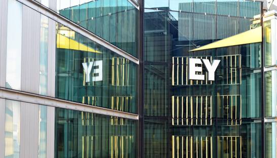 EY to downsize financial services consulting practice